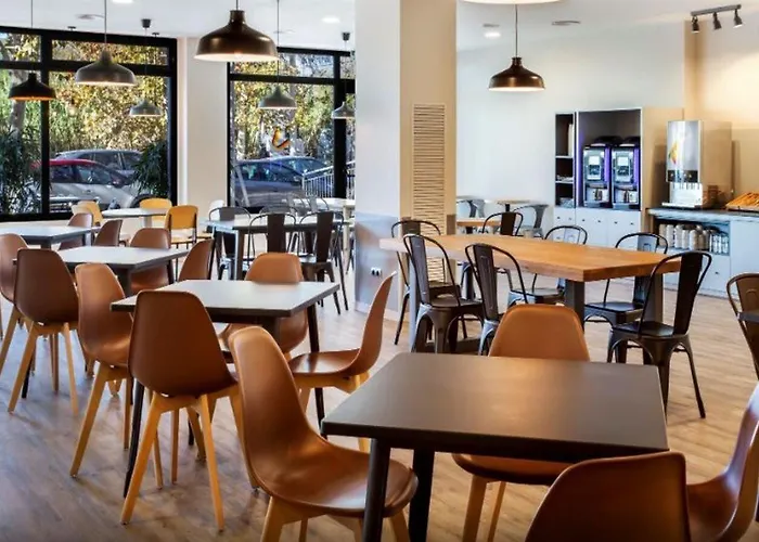 B&B Hotel Figueres Szálloda