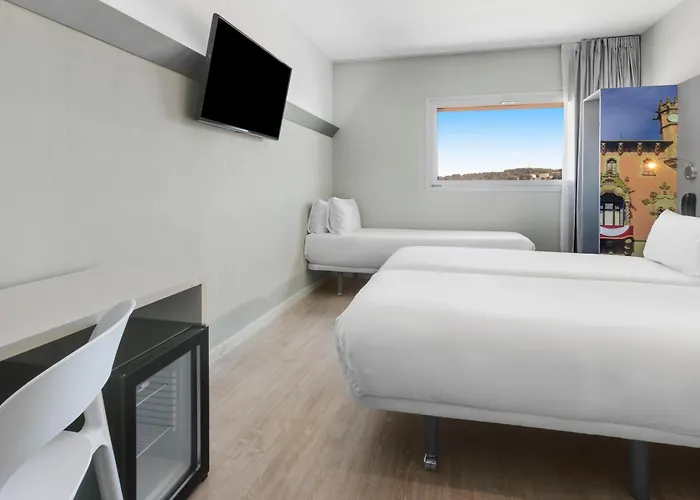 מלון B&B Hotel Figueres פיגוארז