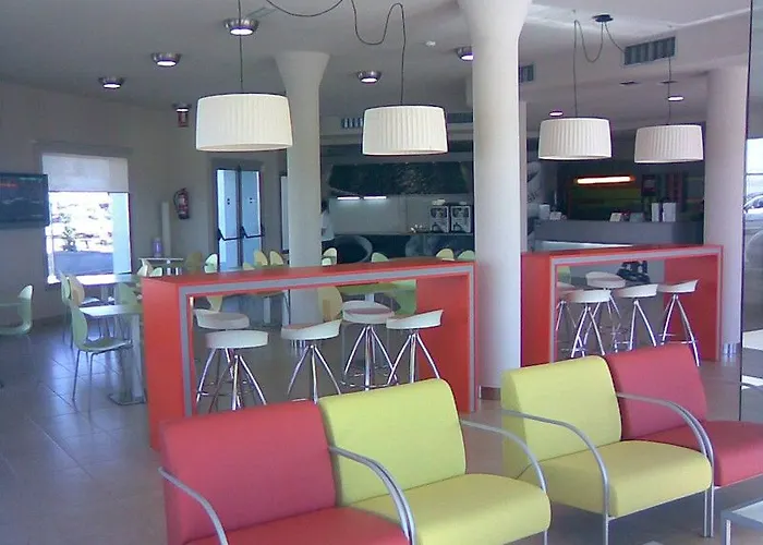 B&B Hotel Figueres * פיגוארז