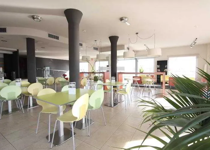 מלון B&B Hotel Figueres פיגוארז