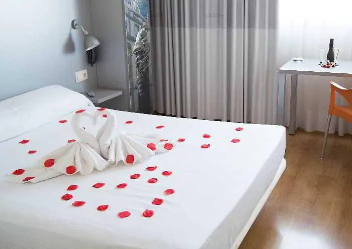 B&B Hotel Figueres מלון פיגוארז