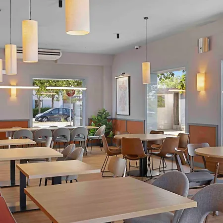 B&B Hotel Figueres מלון *
