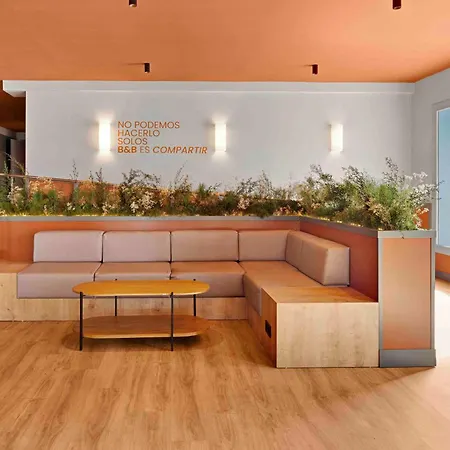 מלון B&B Hotel Figueres