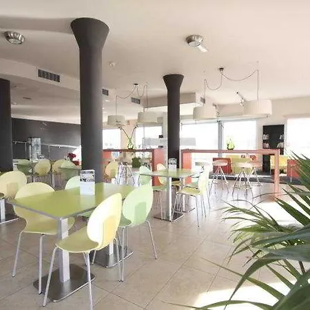 מלון B&B Hotel Figueres פיגוארז